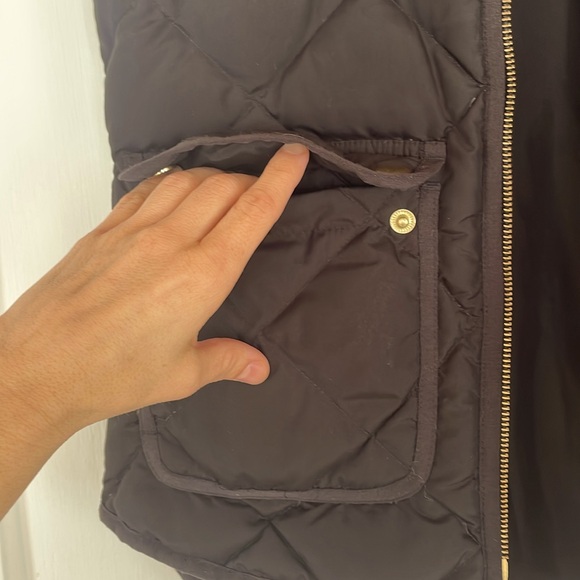 J Crew XXS petite puffer vest black and gold like new never washed - Picture 3 of 4